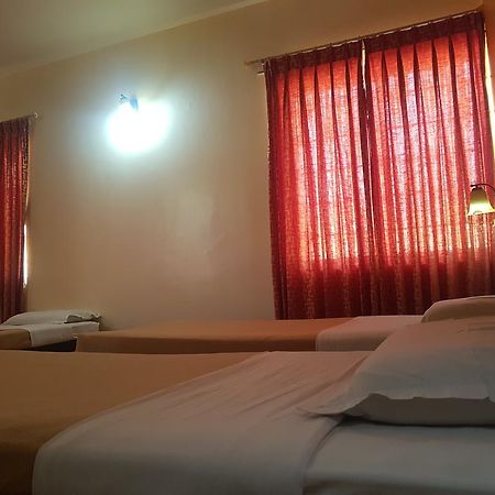 Tom'S Hotel Bangalore Bagian luar foto