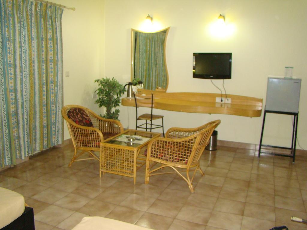 Tom'S Hotel Bangalore Bagian luar foto