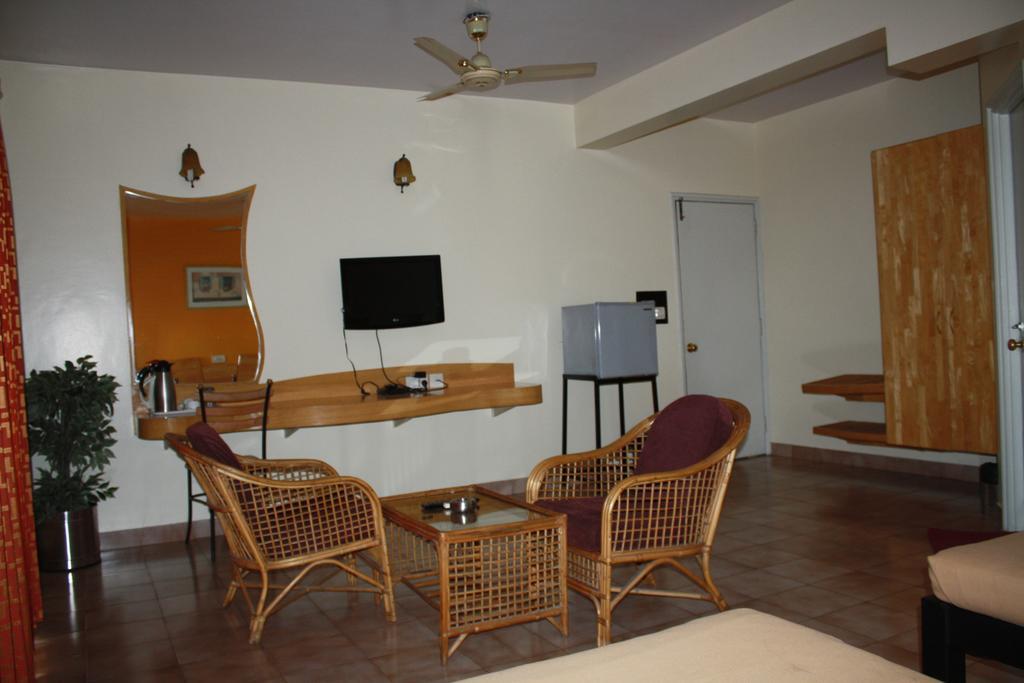 Tom'S Hotel Bangalore Bagian luar foto