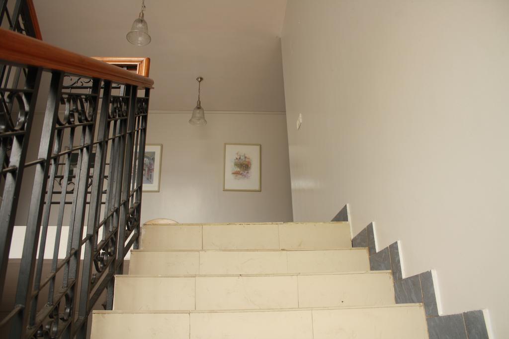 Tom'S Hotel Bangalore Bagian luar foto